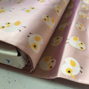 Poplin print fabric in Pink image 1