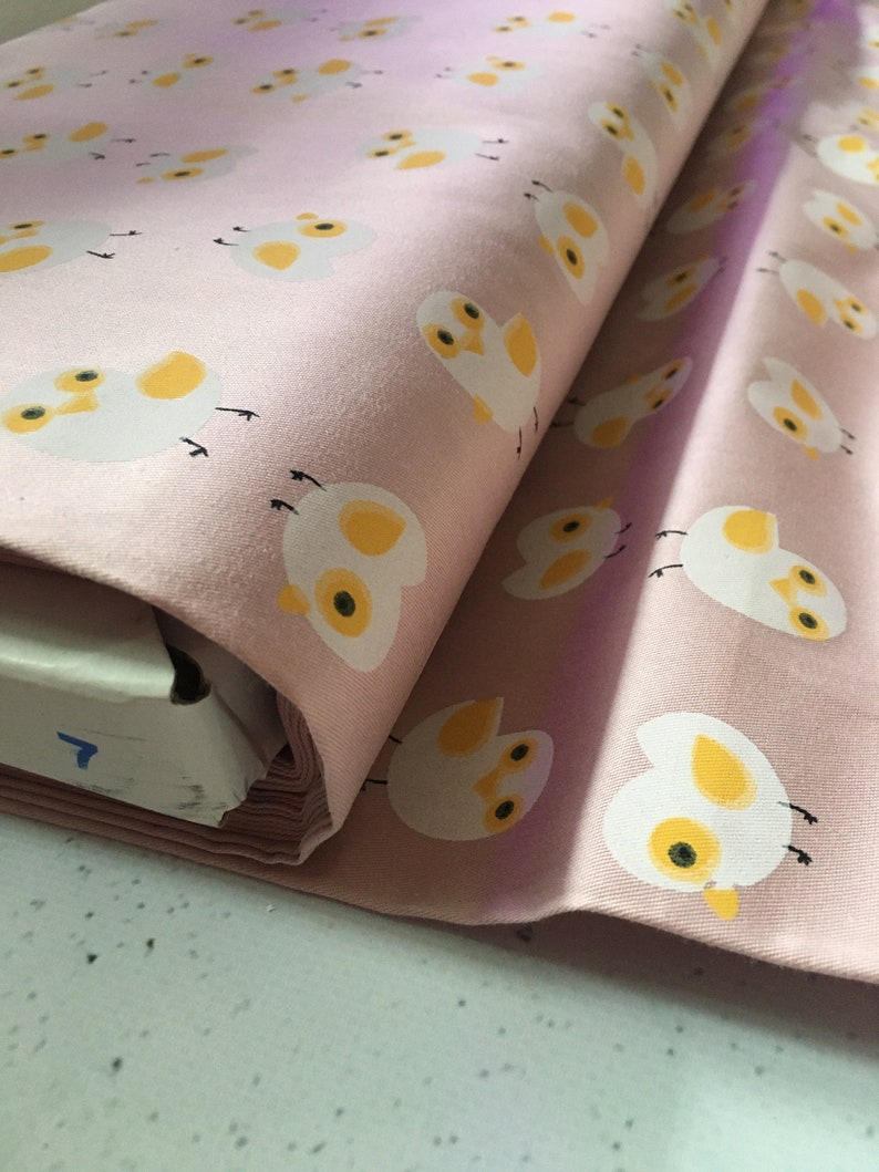 Poplin print fabric in Pink image 1