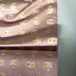 Poplin print fabric in Pink image 2