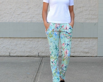Cadence Pants PDF sewing pattern and step by step sewing tutorial: Pattern includes sizes for 4 to 22 and illustrated drawings for the tutor