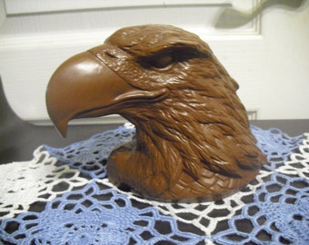 Vintage Bald Eagle Sculpture: 