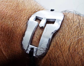 Spartan Helmet Hammered Edges Bracelet for Men - Aluminum Handmade Spartan warrior helmet shape - Best gift for Spartan Fans