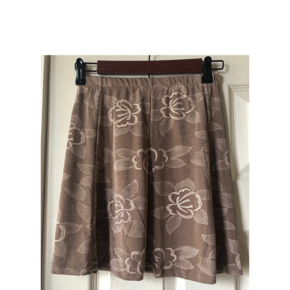 Super Cute Tan Slinky 90s Skater style skirt