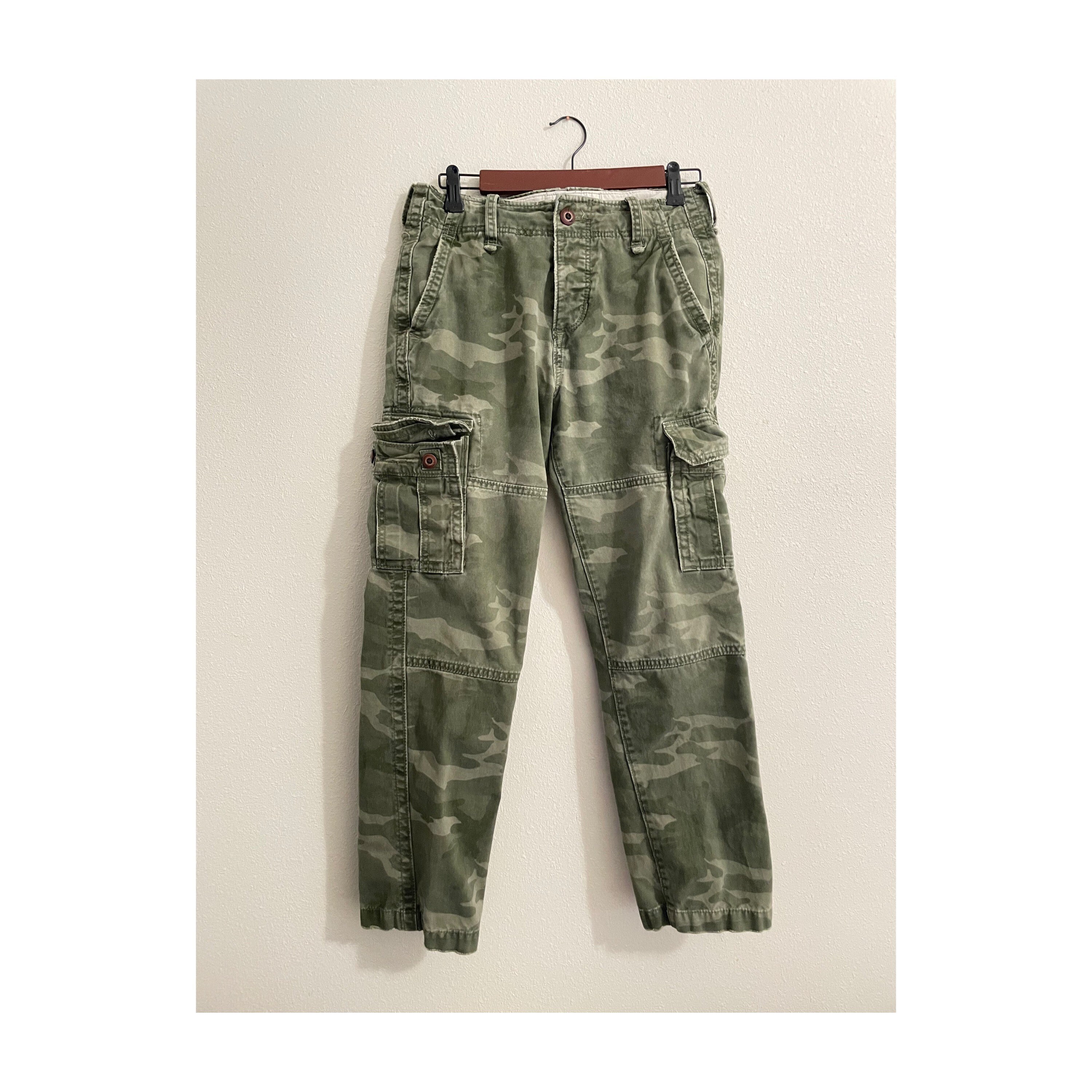 Hollister camo jeans deals