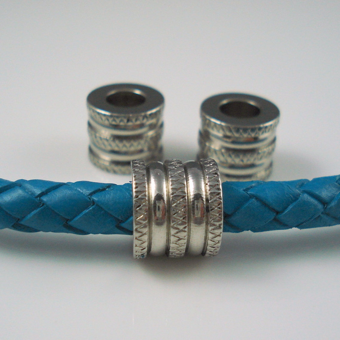 Liebeskind Bracciale In Acciaio Inox Con Perle 6 Mm E Logo - Bracciale Girocollo Elasticizzato, Larghezza 4 Mm, Lunghezza 17 Cm