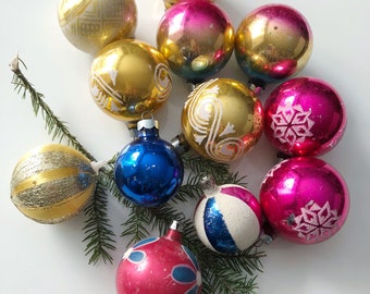 Vintage ornaments, glass ornaments, vintage Christmas, ombré ornaments, gold and pink decor, mid century, 1960’s