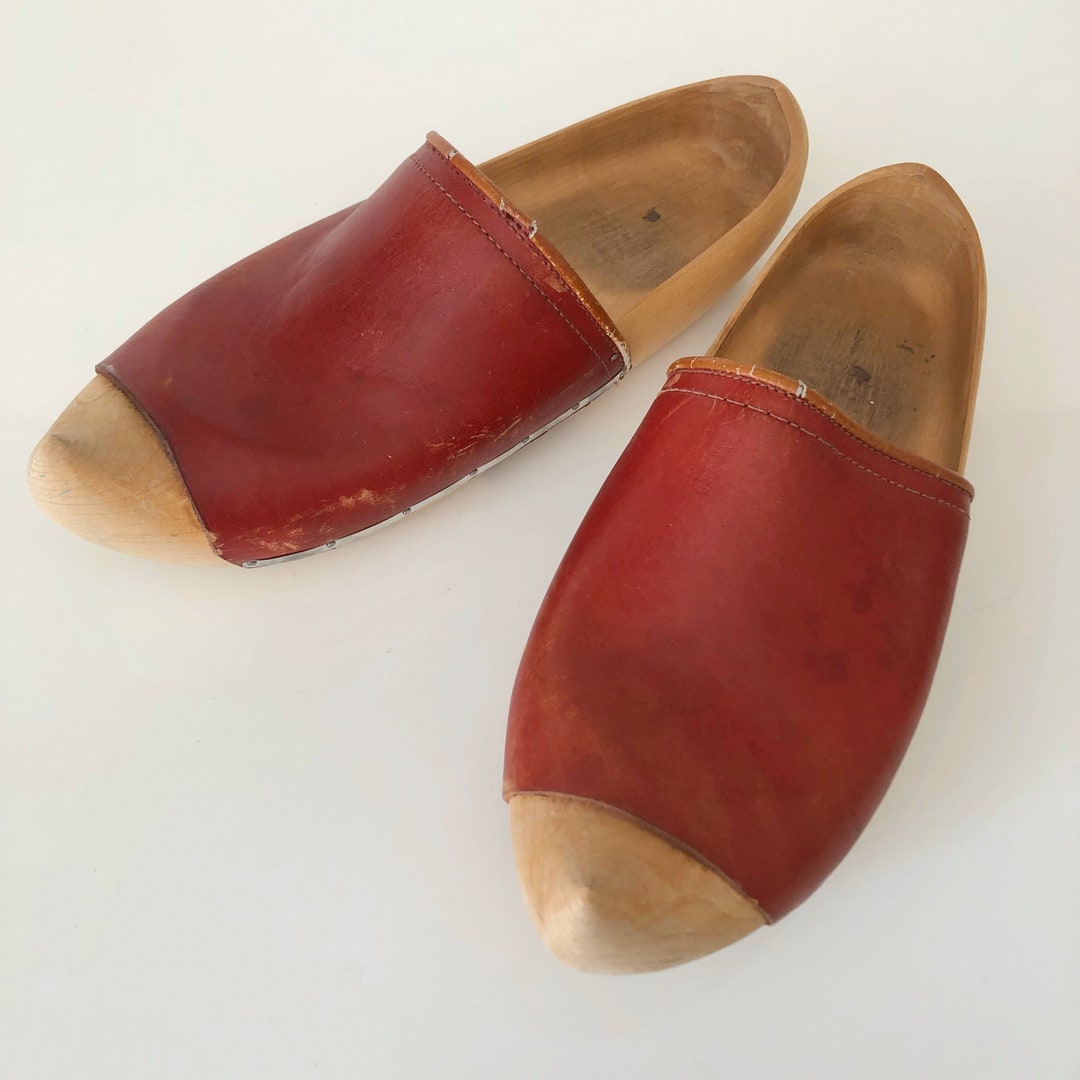 skansen strut leather clog