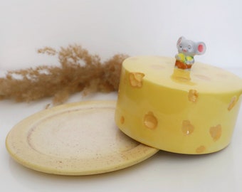 Cheese dish, covered dish, ceramic mouse on cheese, 1980, hand painted