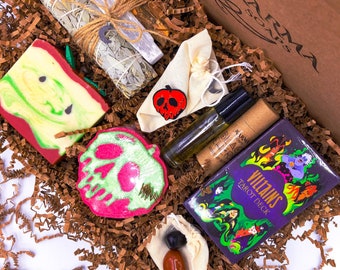 Villains Tarot Poison Apple Witchy Gift Box | Self Care Gift Set |  Gift Box | Birthday Gift for Her | Gift for Friend |  GiftBirthday