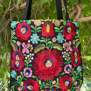 Matyo Embroidery Tote Bag: Hungarian Floral Ethnic Style