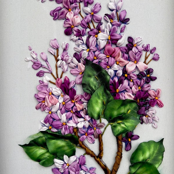 Branche de lilas Broderie avec rubans de soie