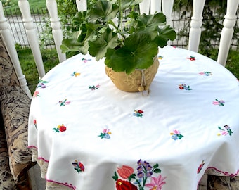 VINTAGE UNGARISCHE handgestickte Tischdecke