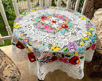 VINTAGE HUNGARIAN Hand Embroidered Tablecloth - Etsy