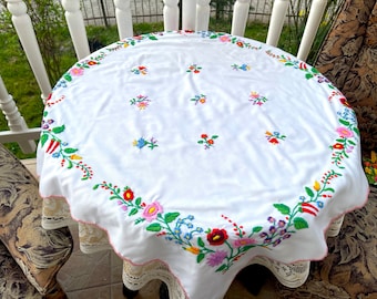 Hand EMBROIDERED Authentic HUNGARIAN Handmade Tablecloth With