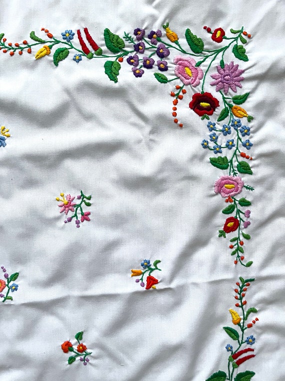 ヴィンテージ ハンガリー 手刺繍 テーブルクロス - Etsy 日本