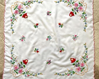 Hand EMBROIDERED Authentic HUNGARIAN Handmade Tablecloth With