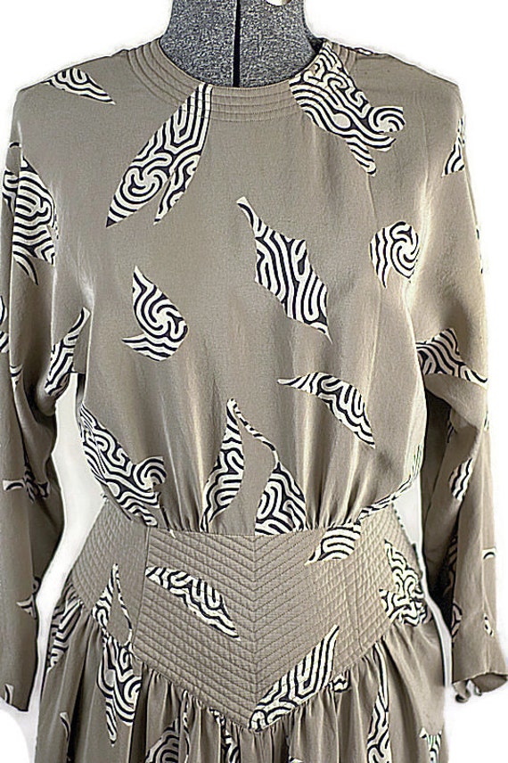 Vintage 1980s Zebra Abstract Print Silk Day Dress… - image 3