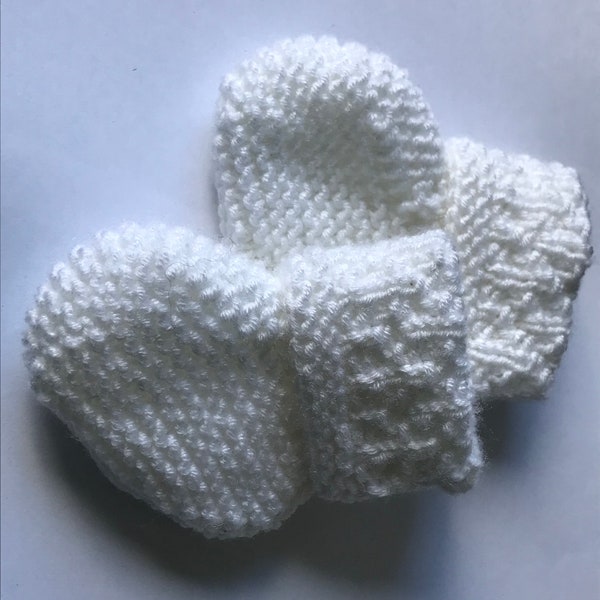 Knitting pattern, Pdf, instant download, to knit a pair of baby boys or girls booties in newborn, 0-3 & 3-6 months.