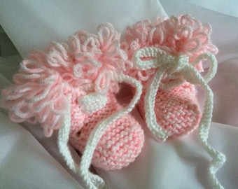 PDF knitting pattern 57, to knit baby girls booties shoes bootees pram shoes crib shoes boots in 0-3 months.