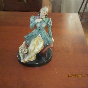 1940&#39;s figurine Woman with dog porcelain