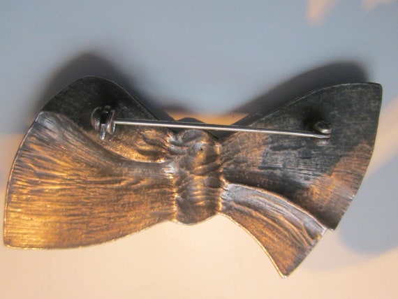 Sweet Bow pin with rhinestones - image 2