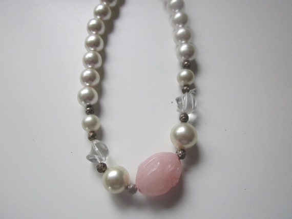 sweet little pearl like necklace with pink center - image 1
