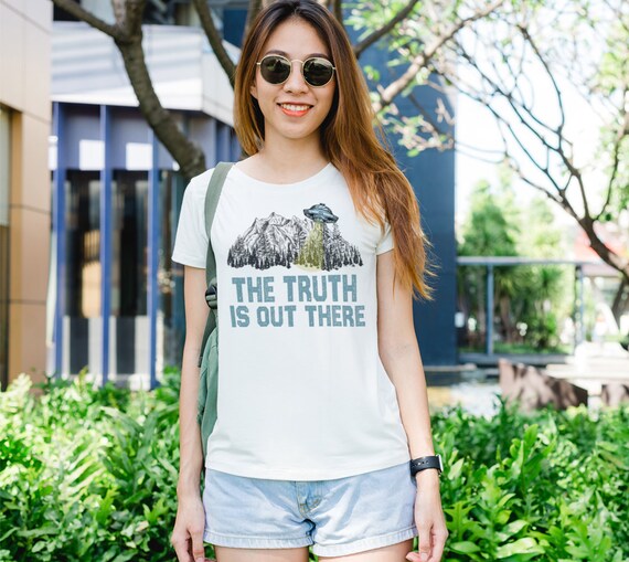 Alien T-shirt, Womens Graphic Tee, Slim Fit Shirt with The Truth Is Out There graphic design - Dawn Mercer Designer Wear