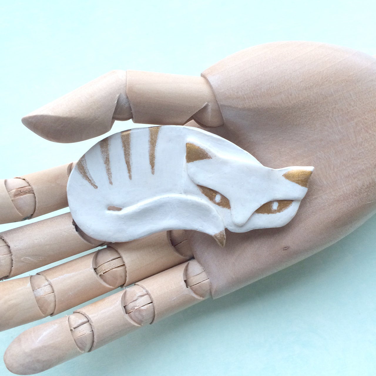 Cat Brooch Hand Sculptured in Polymer Clay White & Gold Cat Jewelry - Etsy