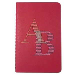 Carnet brodé main monogramme personnalisé brillant initiales AB.cahier rouge.notes.écriture.design typographique.cadeau homme femme et ado