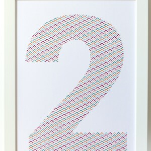 Cartón bordado a mano número 2 zigzag multicolor.number.personalized decoration.cipher décoratif.design graphic.modern decoration imagen 3