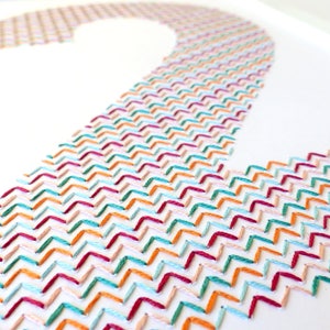 Cartón bordado a mano número 2 zigzag multicolor.number.personalized decoration.cipher décoratif.design graphic.modern decoration imagen 7