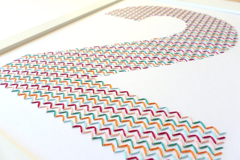 Cartón bordado a mano número 2 zigzag multicolor.number.personalized decoration.cipher décoratif.design graphic.modern decoration imagen 6