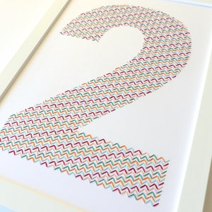 Cartón bordado a mano número 2 zigzag multicolor.number.personalized decoration.cipher décoratif.design graphic.modern decoration imagen 5