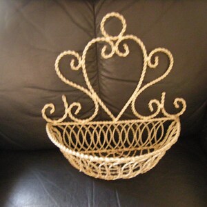 vtge wire wall basket-wall pocket-plant holder-twisted wire-cottage chic-outdoor-patio decor-wall hanging-home and living-home decor-