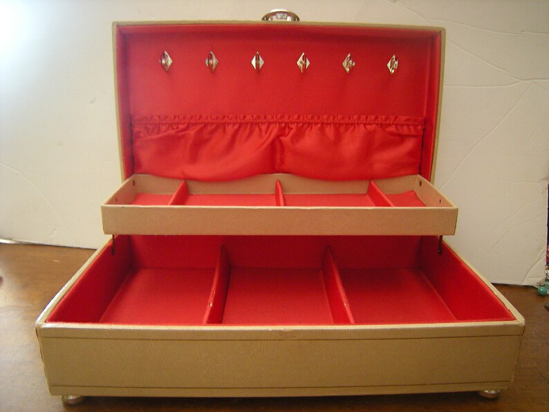 7 compartments-pocket-vanity top-storage-organization- vtge jewelry box-2 tiers box-6 hooks-red sateen lined