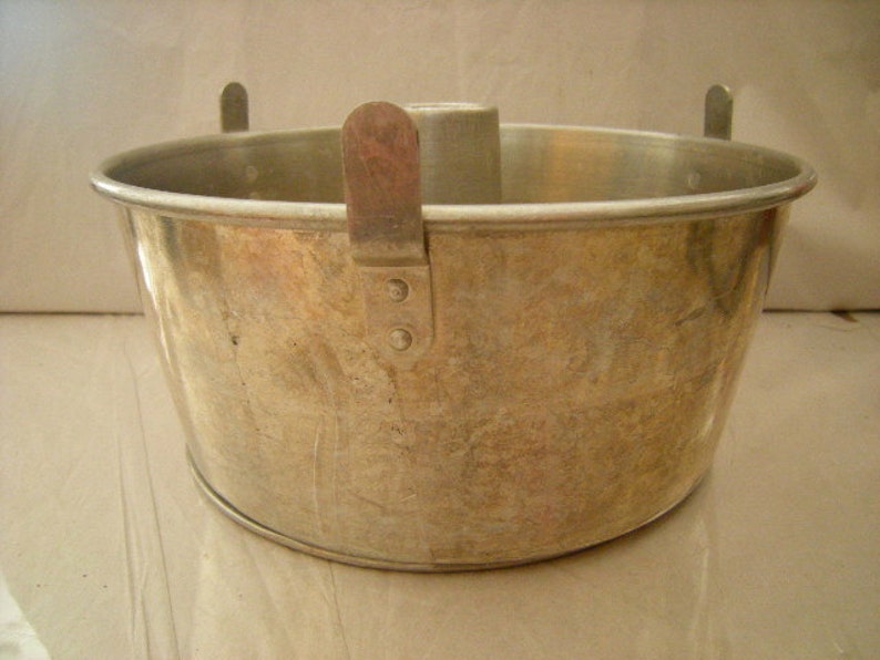 Mirro baking mold-angel food cake-bakers-removable bottom-aluminum-retro-