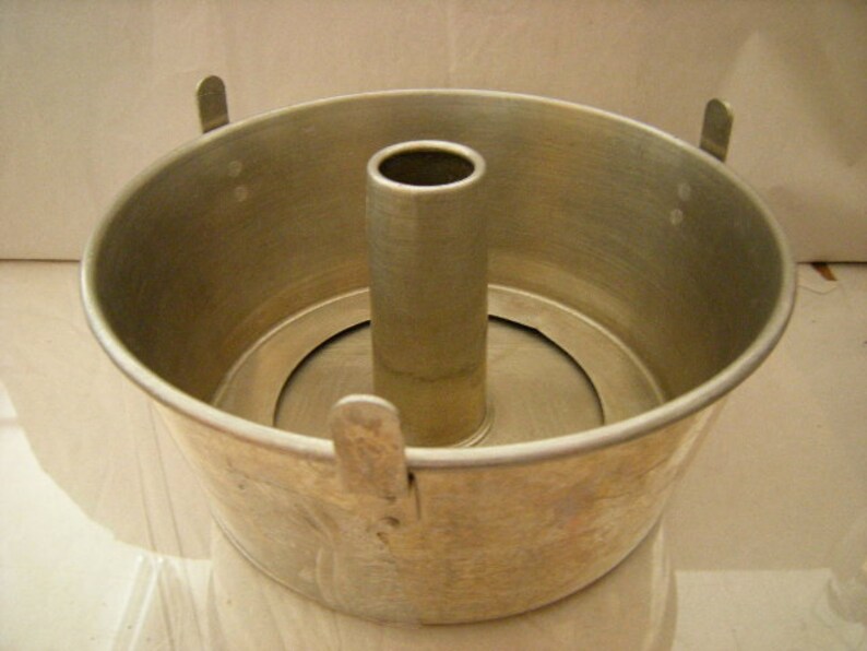 Mirro baking mold-angel food cake-bakers-removable bottom-aluminum-retro-