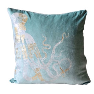 Leppert,Octopus, velvet, square,Turtle Throw Pillow, Turtle Pillow, Under the Sea, Beach decor, Pillow Covers, Turtle Art, Designer Pillow