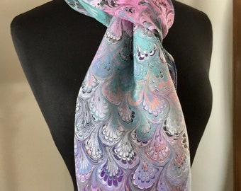 Bouquet Habotai en soie 14 x 72, rose, violet, sarcelle avec des accents multicolores, amusant audacieux. Cette belle soie fait une couverture de commode et une écharpe uniques