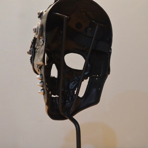 13 High y Style Metal Display Stand for Flat Masks and Other Sculptures ...