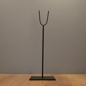16&quot; V Style Metal Display Stand for african and other tribal masks- 6x6 base