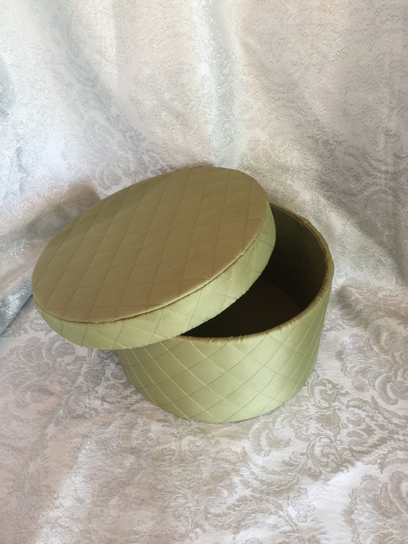 Vintage ~ 1940s retailer ~ Quilted Satin Lingerie Round Box ~ Sage Green ~ Storage Box ~