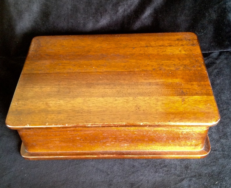 Vintage ~ Antique Oak Wood Box ~ Beautiful Burgundy Felt Lining ~