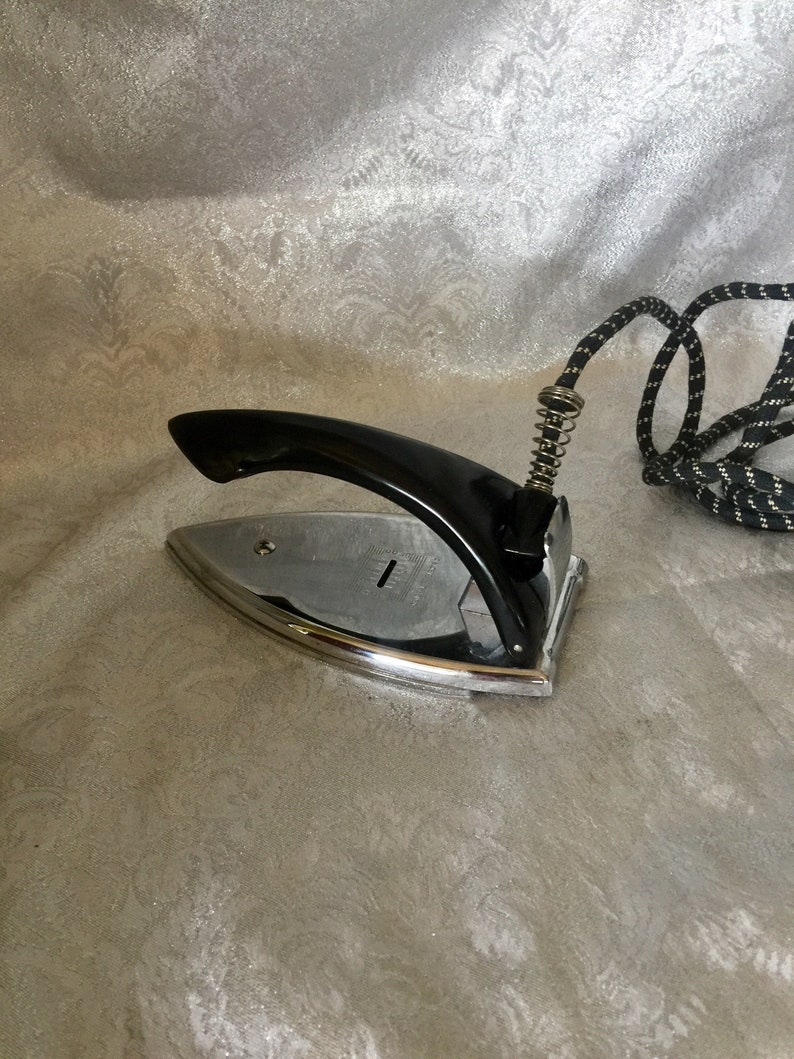 Vintage ~ 1960s ~ General Electric Iron ~ Working Order ~ Made in the USA ~ Heavy Duty ~