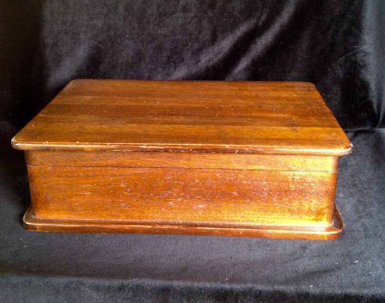 Vintage ~ Antique Oak Wood Box ~ Beautiful Burgundy Felt Lining ~
