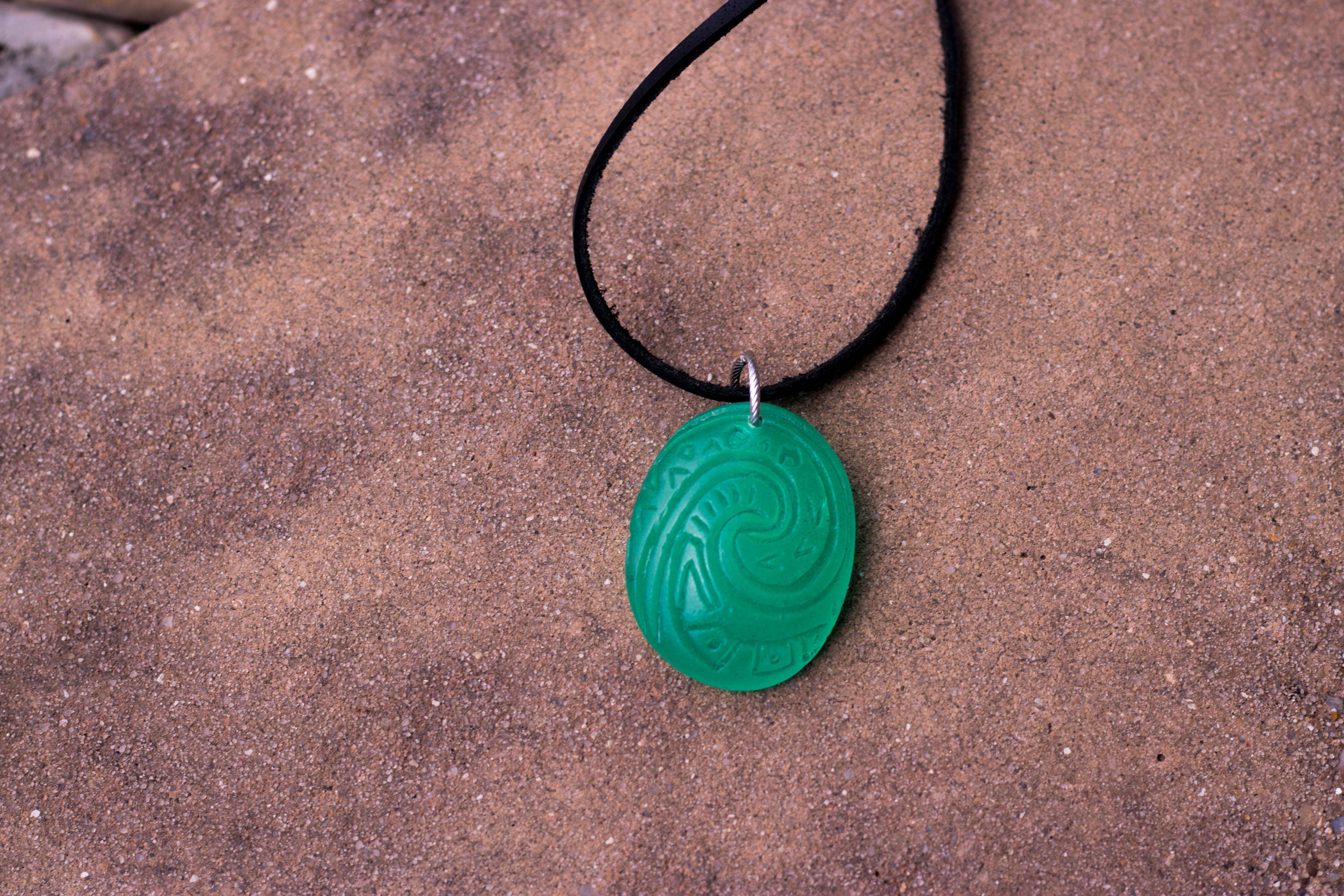 Moana Glow in the Dark Heart of Te Fiti Necklace - Etsy