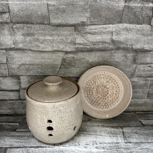 No 3 - Pot à ail et râpe, pot à ail en poterie, garde-ail, combo pot à ail et râpe, pot-pourri, pot en céramique, fabriqué en Caroline du Nord