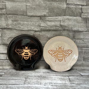 Bee spoon rest, bumblebee spoon rest, white bee spoon rest, black bee spoon rest, honey bee spoon rest, spoon holder, woodland spoon rest