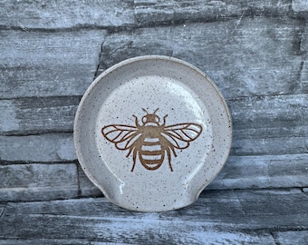 Bee spoon rest, bumblebee spoon rest, white bee spoon rest, black bee spoon rest, honey bee spoon rest, spoon holder, woodland spoon rest