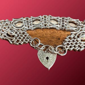9K Vintage Fancy Link Fancy Padlock Gate Bracelet